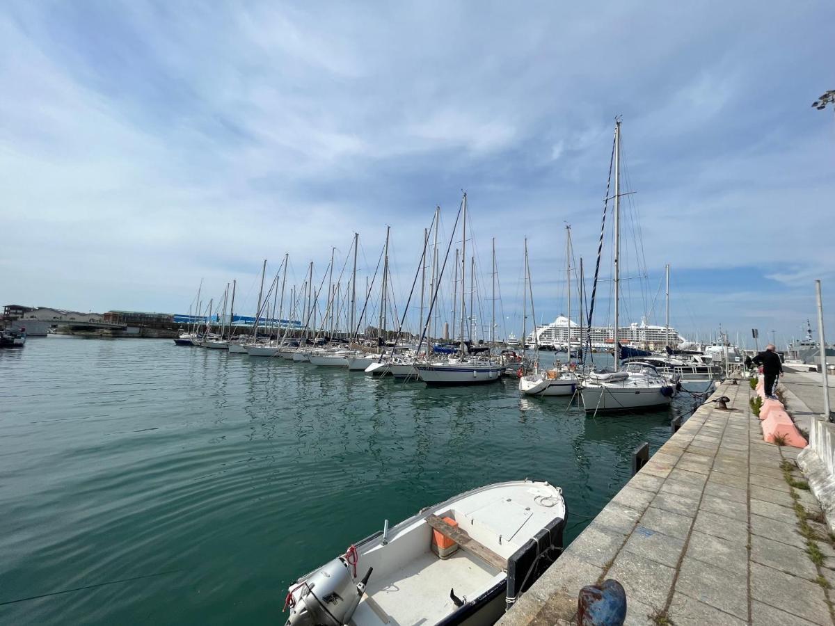 Kasia Porta Sul Mare Di Livorno Free Parking ภายนอก รูปภาพ